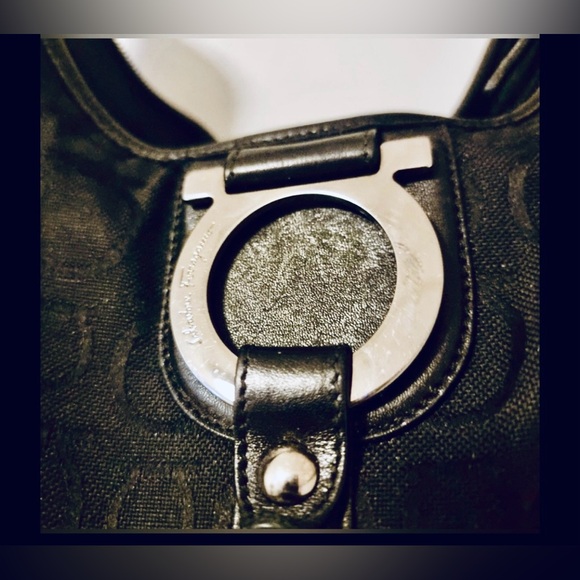 Ferragamo Black Leather Fabric shoulder Bag. Professionally restored. Dust bag - Picture 7 of 11